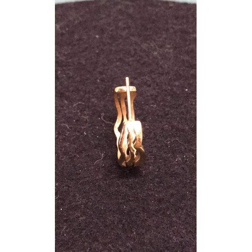 138 - Single 18ct gold earring