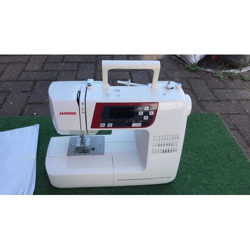 292 - Janome XL601 sewing machine & accessories