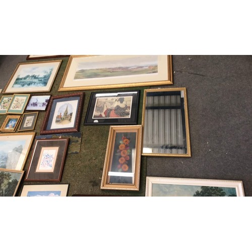 368 - Very large quantity of mirrors, prints & maps