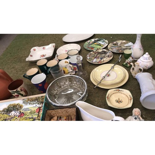 363 - Mixed lot including puzzles, ceramics including Wedgwood, Aynsley & more