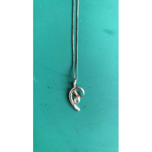 405 - 925 silver chain and pendant