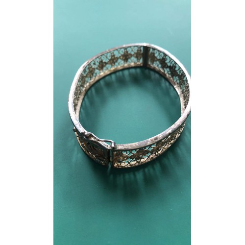 412 - 935 silver bangle