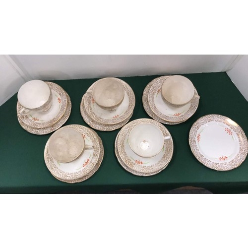 6 - 16 piece part tea set by Old Royal