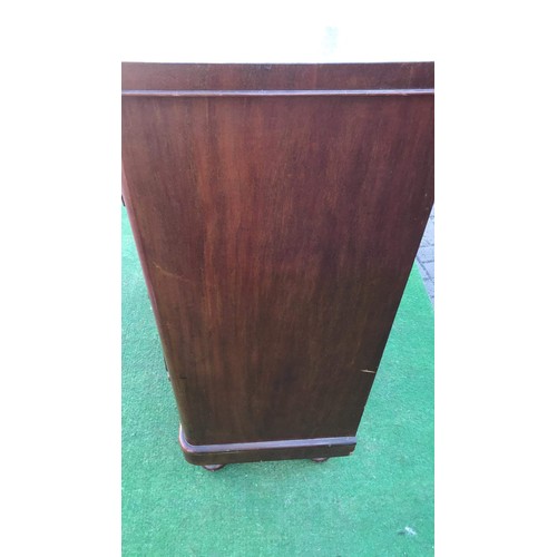 97 - Mahogany 2 over 3 chest of drawers