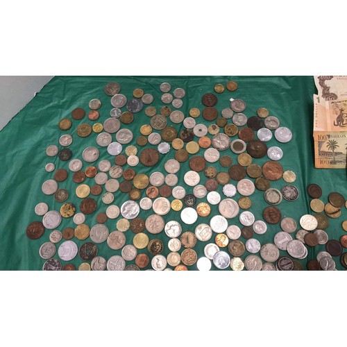 449 - collection of world wide coinage and paper currency