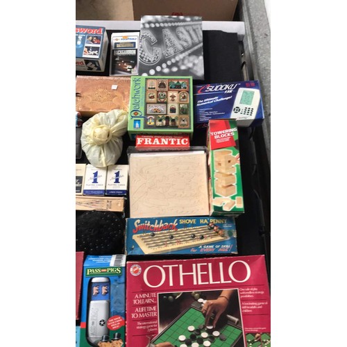 482 - Large quantity of vintage board games