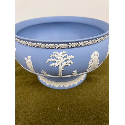 501 - Wedgwood jasper light blue large fruit bowl