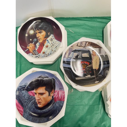 589 - 5 Elvis Presley collectors plates