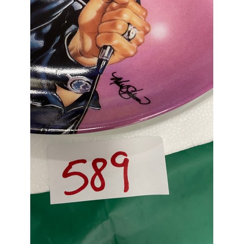 589 - 5 Elvis Presley collectors plates