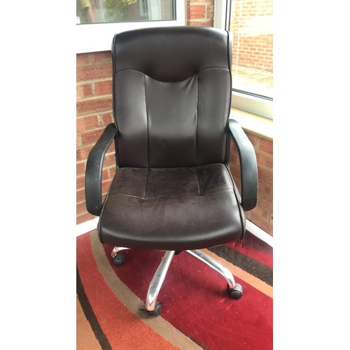 627 - Brown office chair