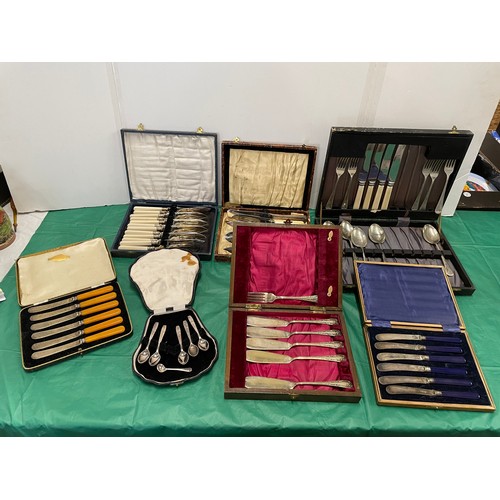 571 - Cased flatware sets to include some part sets