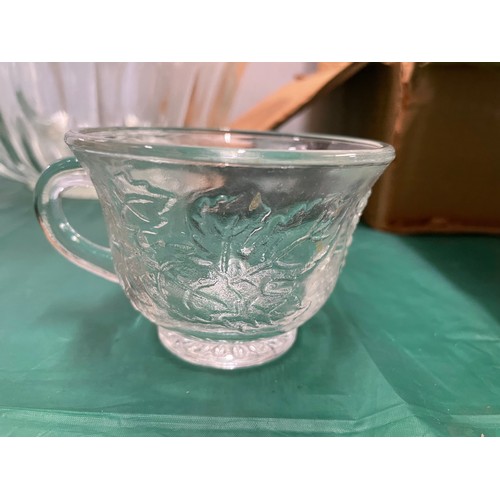 551 - Decorative glass punch bowl set