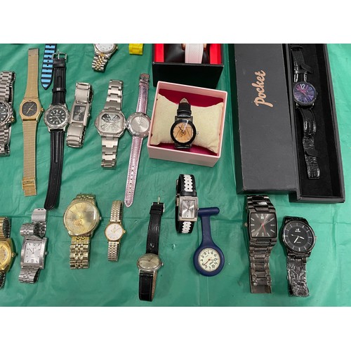 535 - Selection of watches