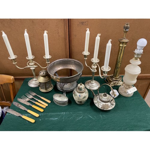 521 - Large selection of brassware and other metal