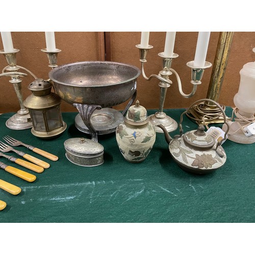 521 - Large selection of brassware and other metal