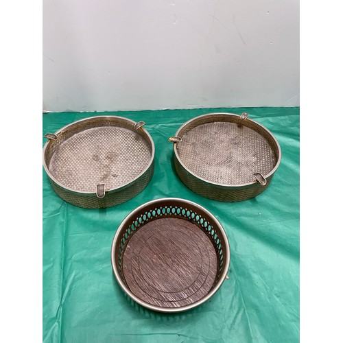 516 - 2 engine turned ash trays + wine bottle coaster