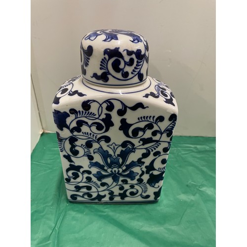 515 - blue and white Ginger jar