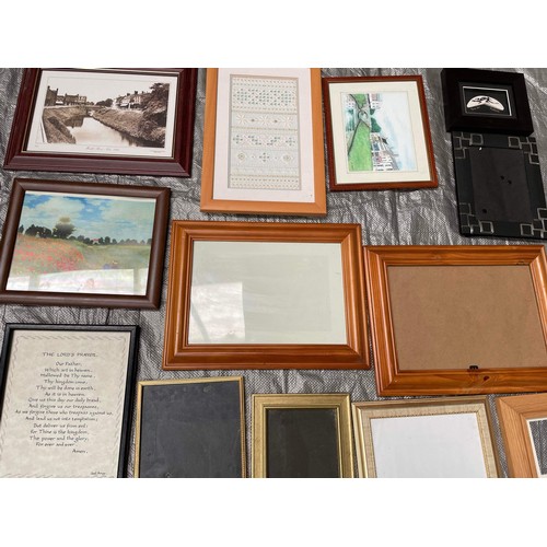 645 - Quantity of prints & frames