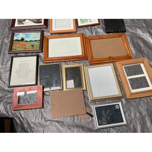 645 - Quantity of prints & frames