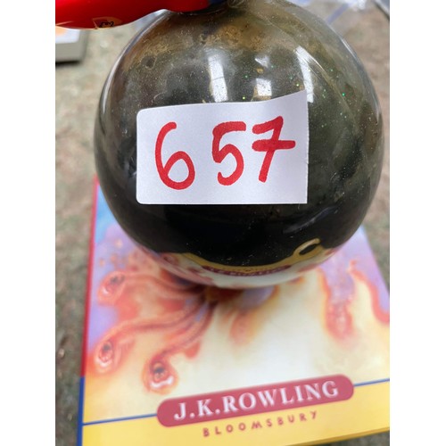 657 - Harry potter book & harry potter figure