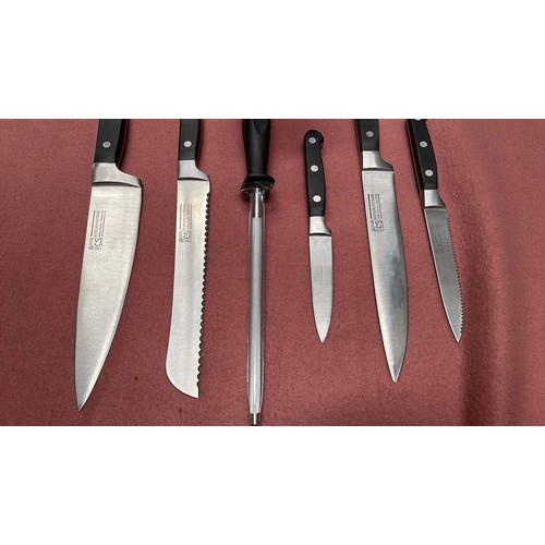 666 - Knife set with stand