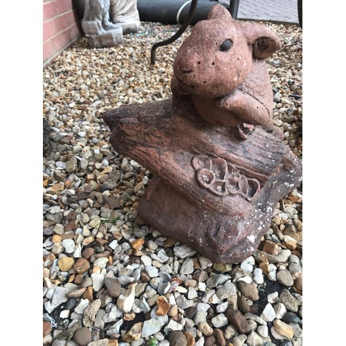 276 - garden wild  hare  figure