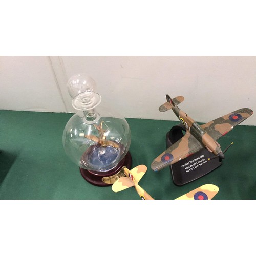 40 - Metal WW2 aircraft models - Hurricane, Spitfire & Mosquito