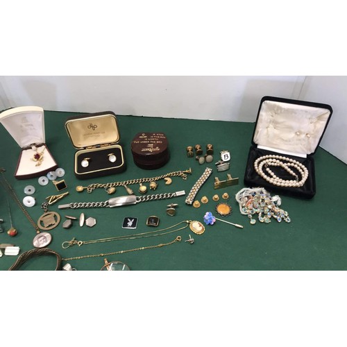 236 - Selection of costume Jewellery