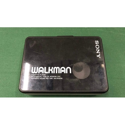 210 - Vintage sony walkman