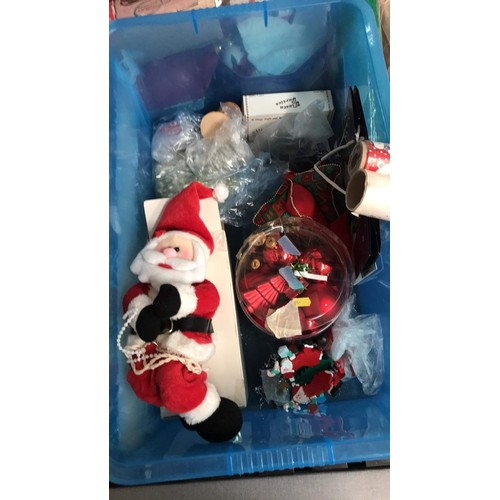 362 - assortment of Christmas items