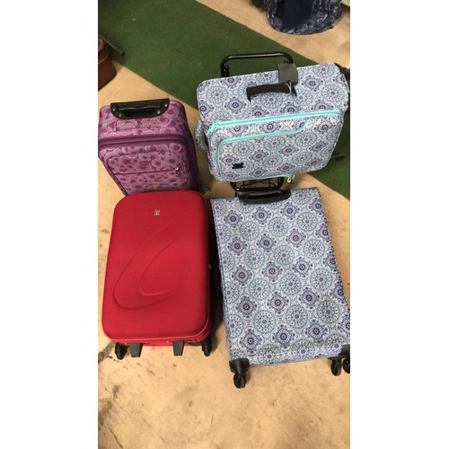 358 - mixed travel luggage