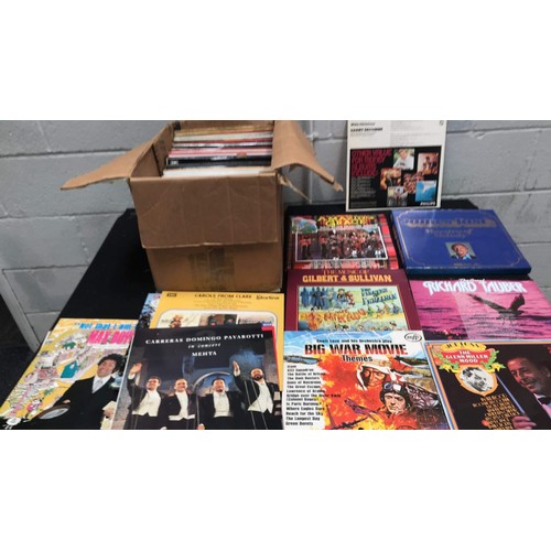 339 - box of mixed artist and music lps