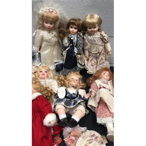 338 - mixed dolls