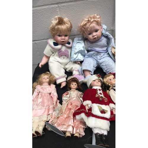 338 - mixed dolls