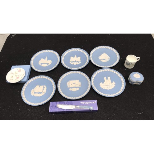 329 - Wedgwood powder blue items