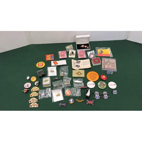 15 - Collection of lapel & pin badges