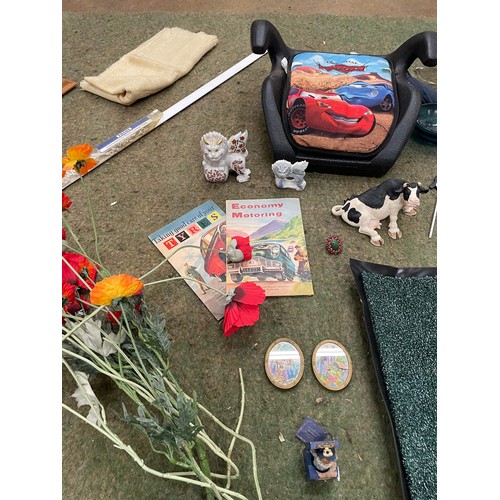 275 - Mixed lot including mirror, car seat, ornaments & more