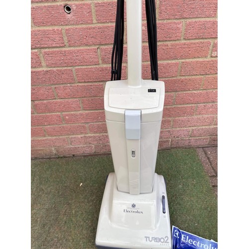 388 - Electrolux Turbo2 super hoover