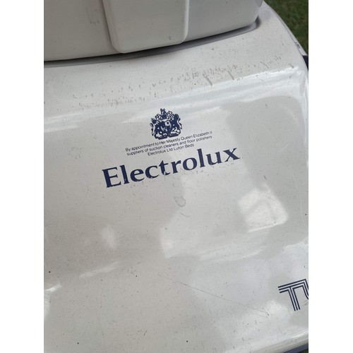 388 - Electrolux Turbo2 super hoover