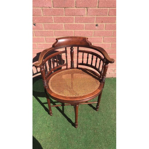 474 - Oval Edwardian mahogany parlour chair with bourgeois seat