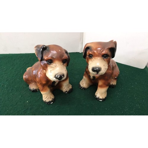 453 - 2 dog figures