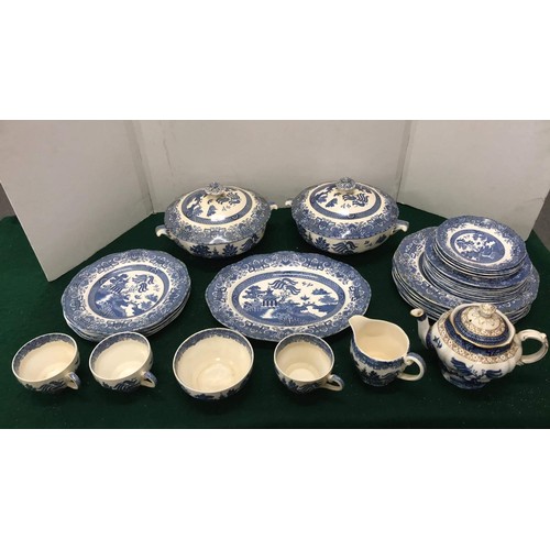 444 - collection of blue and white willow ware