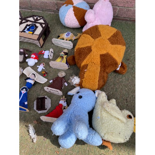 426 - Crochet nativity set & cuddly toys