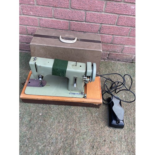 408 - electric sewing machines hillman