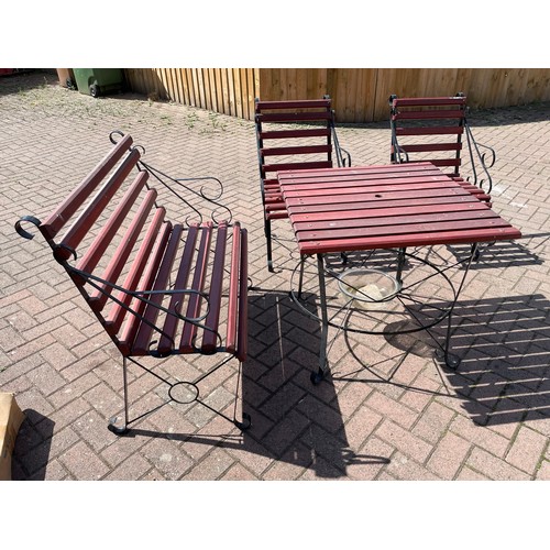 412 - metal and wooden 4 piece garden set