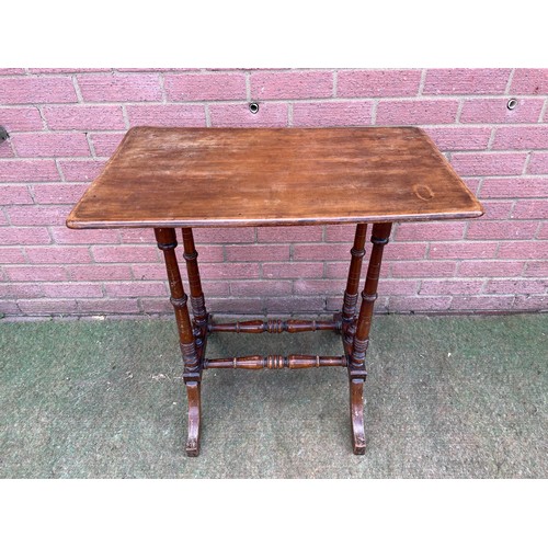 415 - victorian parlour table