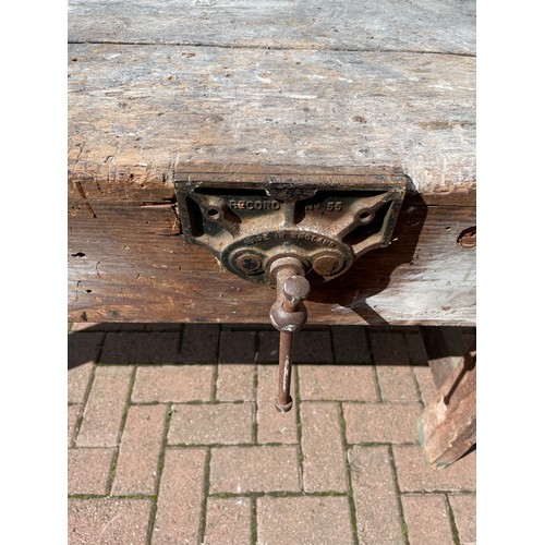 416 - wooden vintage workbench with RECORD vice