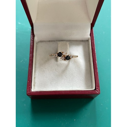 313 - 14ct gold ring weight 1.57g