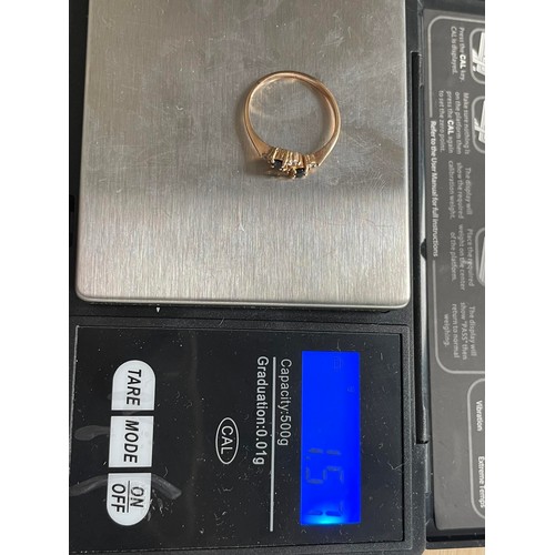 313 - 14ct gold ring weight 1.57g