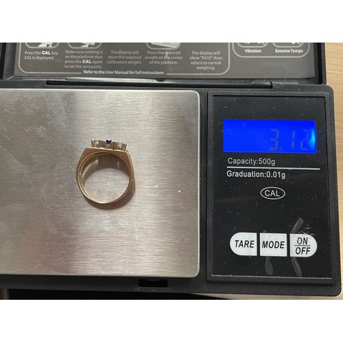 304 - 9ct gold ring weight 3.12g